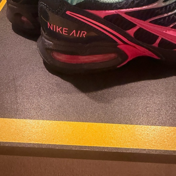 Nike Women's Torch 4 Athletic Shoes - Navy and Light Blue - Picture 5 of 7